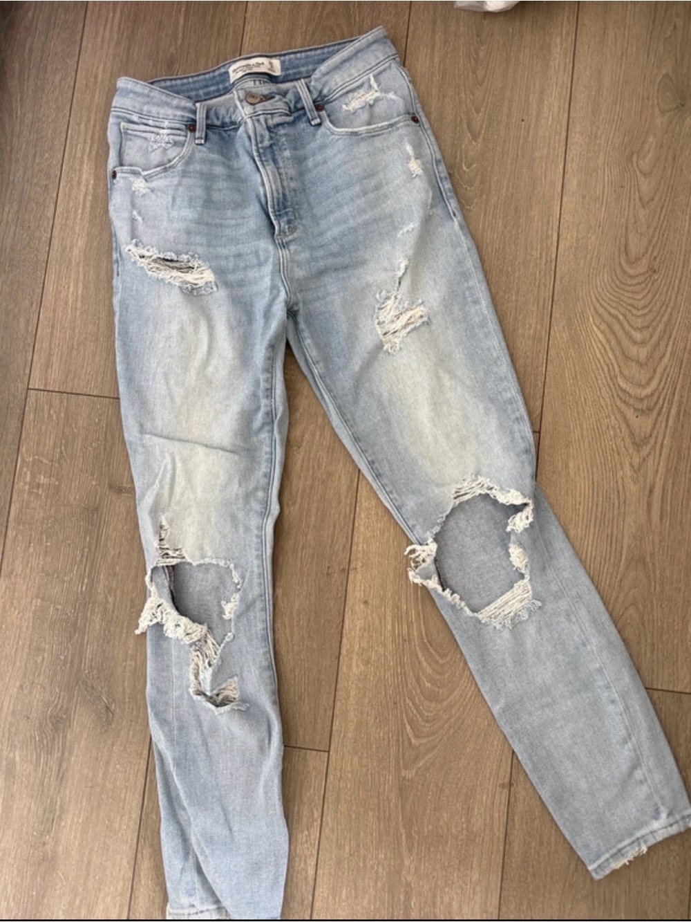 Abercrombie & Fitch Light Blue Distressed Boyfriend Jeans 27/4 R